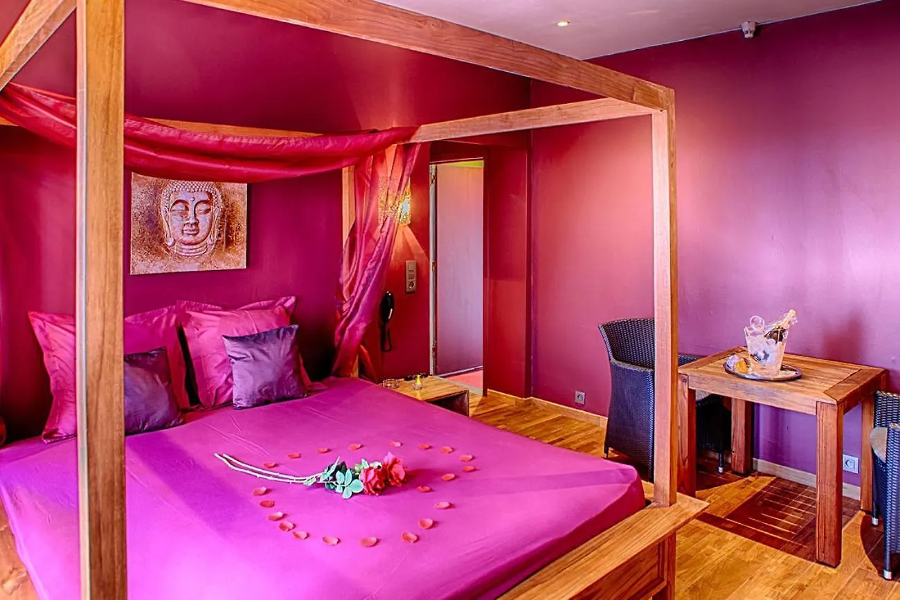 O Secret Hotel Luik 0*,