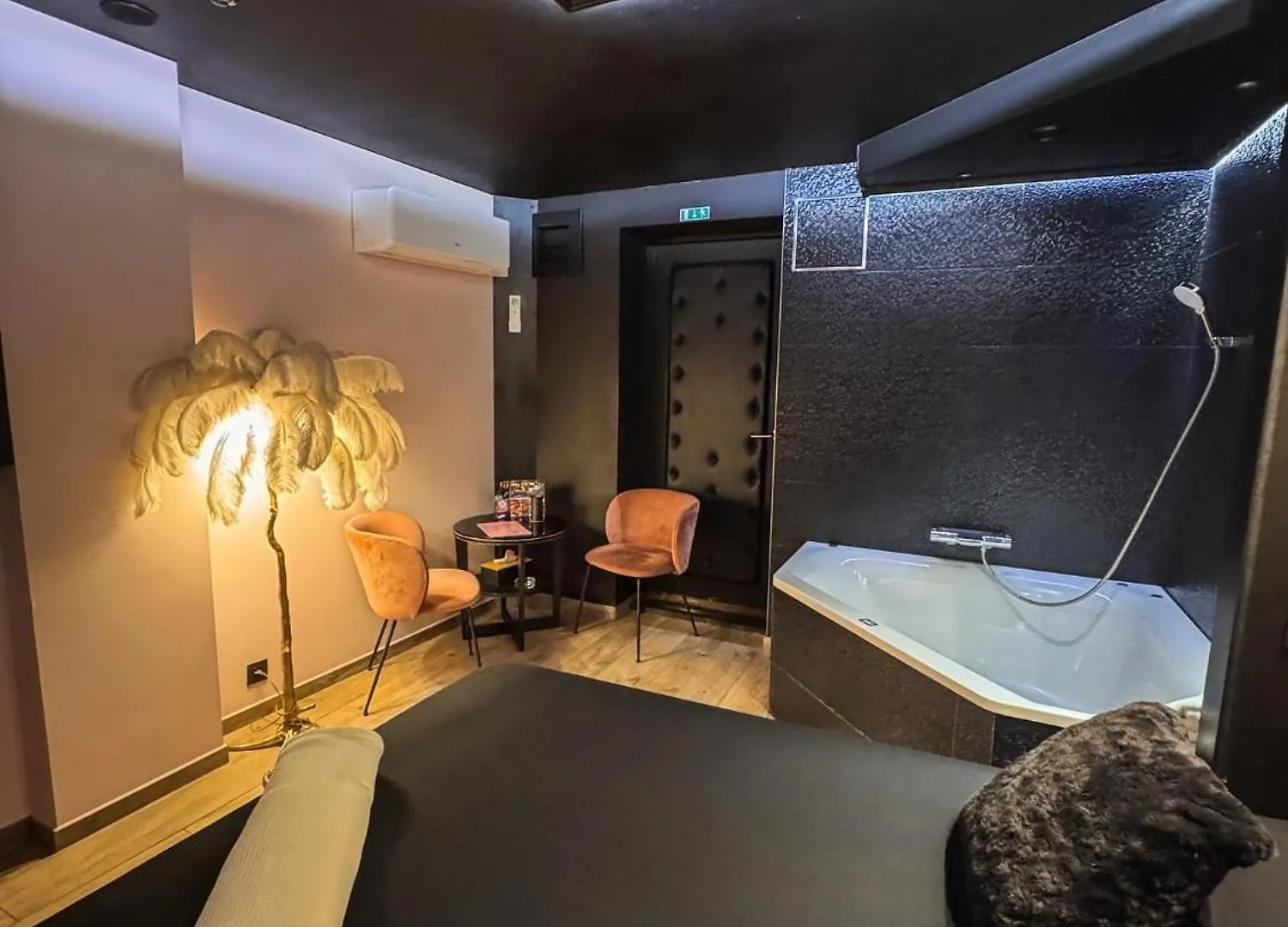 O Secret Hotel Luik 0*,  België
